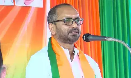 ബിനോയ് വിശ്വം എല്ലാ കാര്യത്തിലും ആദ്യം എതിര്‍ക്കും, എകെജി സെന്ററില്‍ പിണറായി കണ്ണുരുട്ടുമ്പോള്‍ എതിര്‍പ്പ് അവസാനിക്കും; പിഎം ശ്രീയുമായി ബന്ധപ്പെട്ട സിപിഐ എതിര്‍പ്പ് വെറും തട്ടിപ്പെന്ന് കെ സുരേന്ദ്രന്‍