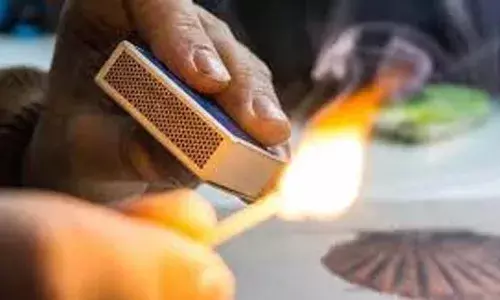 മദ്യപാനത്തിനിടെ തര്‍ക്കം; ജ്യേഷ്ഠന്‍ അനുജനെ പെട്രോളൊഴിച്ചു തീകൊളുത്തി; ഗുരുതരമായി പരിക്കേറ്റ് മെഡിക്കല്‍ കോളേജില്‍ ചികിത്സയില്‍