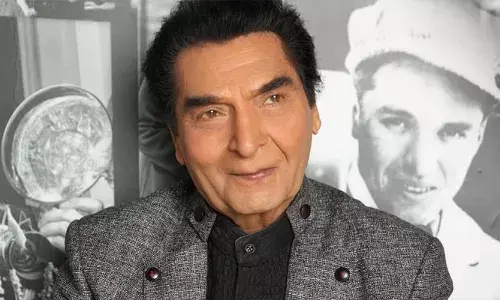 ഷോലെയിലെ ജയിലറുടെ വേഷത്തിലൂടെ ശ്രദ്ധേയൻ; മുതിർന്ന ബോളിവുഡ് നടൻ ഗോവർദ്ധൻ അസ്രാണി അന്തരിച്ചു; വിടവാങ്ങിയത് 350ലധികം ഹിന്ദി സിനിമകളിൽ അഭിനയിച്ച താരം