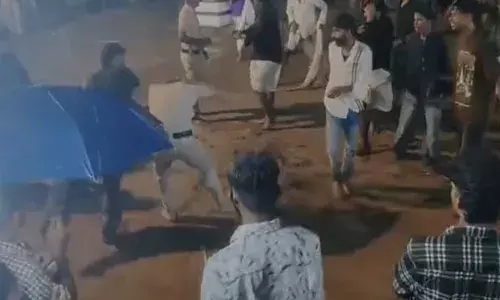 തുറവൂര്‍ മഹാക്ഷേത്രത്തിലെ ഉത്സവത്തിനിടെ സംഘര്‍ഷം; മദ്യപിച്ച് പ്രശ്‌നം ഉണ്ടാക്കിയ യുവാക്കളെ കസ്റ്റഡിയില്‍ എടുത്തു:  പോലിസിനു നേരയും ആക്രമണം