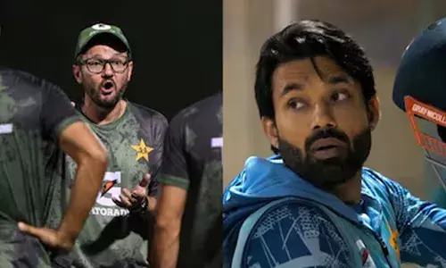 ഫലസ്തീന് ഐക്യദാർഢ്യം പ്രകടിപ്പിച്ചു, ടീമിൽ മതവിശ്വാസം പ്രോത്സാഹിപ്പിച്ചു; പാക്കിസ്ഥാൻ ഏകദിന ടീമിന്റെ ക്യാപ്റ്റൻ സ്ഥാനത്തുനിന്ന് മുഹമ്മദ് റിസ്‌വാനെ പുറത്താക്കി; നീക്കം കോച്ച് മൈക്ക് ഹെസ്സണിന്റെ നിർദ്ദേശത്തിൽ?