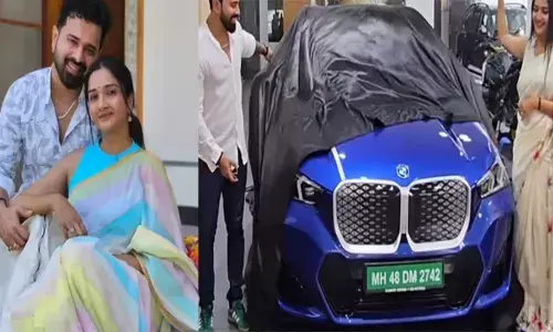 കാരണം..നീലയാണ് അവളുടെ ഫേവറൈറ്റ് നിറം..; പിറന്നാൾ ദിനത്തിൽ അടിപൊളി സർപ്രൈസ് ഗിഫ്റ്റ്; നടി സുരഭിക്ക് ബിഎംഡബ്ല്യു കാര്‍ സമ്മാനം നൽകി ഭർത്താവ്; കാർ ഷോറൂമിൽ നിന്നുള്ള വീഡിയോ വൈറൽ