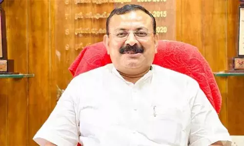 സിപിഎം പുറത്താക്കിയ പഞ്ചായത്ത് പ്രസിഡന്റ് കോണ്‍ഗ്രസില്‍ ചേര്‍ന്നു; മുതിര്‍ന്ന കോണ്‍ഗ്രസ് നേതാക്കള്‍ എത്തി ജിയോ ഫോക്സിന് പാര്‍ട്ടി അംഗത്വം നല്‍കി; ജിയോ ഫോക്സ് സിപിഎമ്മുമായി ഉടക്കിയത് മണലൂര്‍ നിയമസഭാ സീറ്റ് വേണമെന്ന് ആവശ്യപ്പെട്ടതോടെ