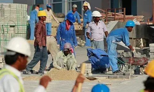 ഈ വർഷം ജൂൺ മാസത്തിൽ 4.1 ശതമാനം വർധന..; കുവൈറ്റ് തൊഴിൽ രംഗത്ത് പ്രവാസികളുടെ എണ്ണം കുതിച്ചുയരുന്നു; ഏറ്റവും മുമ്പിൽ ഇന്ത്യക്കാർ എന്ന് റിപ്പോർട്ടുകൾ