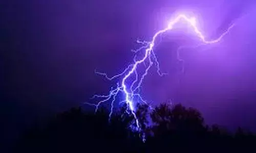 പുലർച്ചെ പരിഭ്രാന്തി പടർത്തി ഉഗ്ര ശബ്ദം; ഇ​ടി​മി​ന്ന​ലേ​റ്റ് ഓ​ട്ടോ​റി​ക്ഷ തൊ​ഴി​ലാ​ളി​യു​ടെ വീ​ടി​ന് കേ​ടു​പാ​ടു​ക​ൾ; എല്ലാവരും രക്ഷപ്പെട്ടത് ഭാഗ്യം കൊണ്ട്