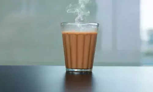 ചായ ഒന്ന് തണുത്താൽ വീണ്ടും ചൂടാക്കി കുടിക്കുന്നത് ഹോബി..; സ്ഥിരമായി ഇങ്ങനെ ചെയ്യുന്നത് ആരോഗ്യത്തിന് ഹാനികരമോ?; പലരുടെയും സംശയത്തിന് ഇതാ..ഉത്തരം