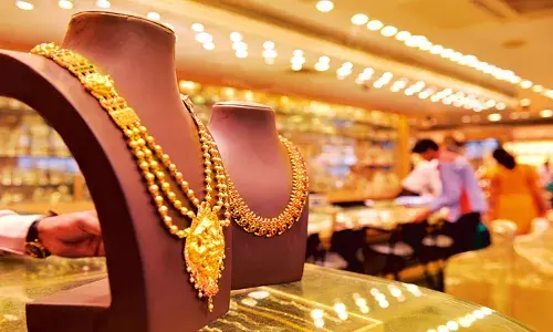 സ്വര്‍ണ വിലയില്‍ ഇടിവ് തുടരുന്നു; പവന് 600 രൂപ കുറഞ്ഞ് 91,720 രൂപയായി