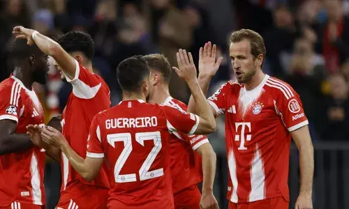 റെക്കോർഡ് കുറിച്ച് 17-കാരനായ ലെനാർട്ട് കാൾ; ഗോളടി തുടർന്ന് ഹാരി കെയ്ൻ; സീസണിൽ തോൽവിയറിയാതെ ബയേൺ മ്യൂണിക്ക്; യുവേഫ ചാമ്പ്യൻസ് ലീഗിൽ ബ്രൂഗിനെ തകർത്തത് എതിരില്ലാത്ത നാല് ഗോളിന്