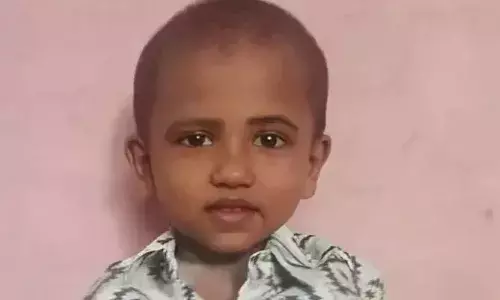 ആദൂരിൽ നാലുവയസ്സുകാരൻ മരിച്ചത് പേനയുടെ മൂടി തൊണ്ടയിൽ കുടുങ്ങി; മരണകാരണം വ്യക്തമായത് പോസ്റ്റ്‌മോർട്ടം റിപ്പോർട്ട് പുറത്ത് വന്നതോടെ