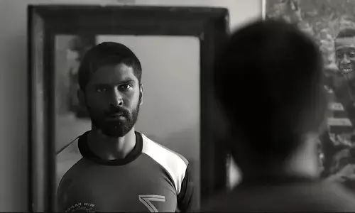 തിയറ്ററിൽ ഓളം ഇല്ലെങ്കിലും..മികച്ച പ്രതികരണം; ബൈസണ്‍ ആഗോള ബോക്സ് ഓഫീസില്‍ നിന്ന് ഇതുവരെ നേടിയത് എത്ര?; ഇത് മാരി സെൽവരാജ് ബ്രില്ല്യൻസ് എന്ന് ആരാധകർ