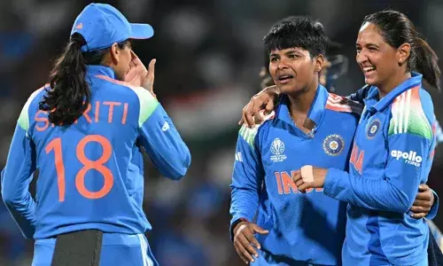 53 റണ്‍സിന് ന്യൂസിലന്‍ഡിനെ തകര്‍ത്തു; മികച്ച റണ്‍റേറ്റില്‍ വനിത ഏകദിന ലോകകപ്പ് സെമി ഉറപ്പിച്ച് ഇന്ത്യ; നിര്‍ണ്ണായക മത്സരത്തില്‍ കരുത്തായത് സ്മൃതിയുടെയും പ്രതികയുടെയും ജെമീമയുടെയും മിന്നും പ്രകടനം; ഇന്ത്യയുടെ സെമിപ്രവേശനം ഒരു മത്സരം ബാക്കി നില്‍ക്കെ