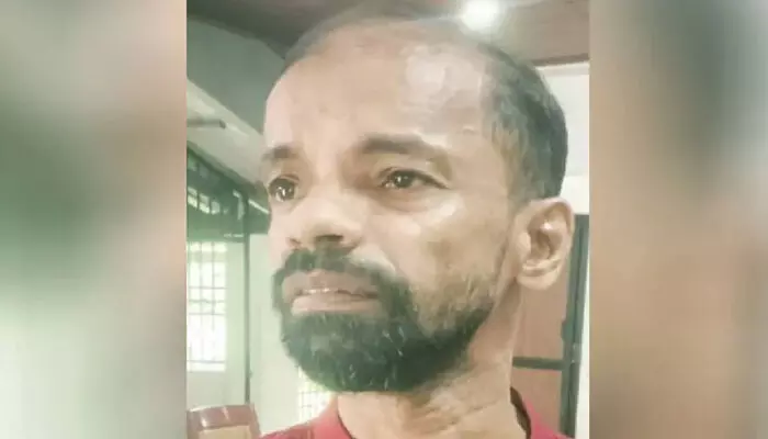 റിട്ട. അധ്യാപകന്റെ വീട്ടില് കയറി മോഷണം; അഞ്ച് ലക്ഷം രൂപയുടെ സ്വര്ണം കവര്ന്ന സുഹൃത്ത് അറസ്റ്റില് റിട്ട. അധ്യാപകന്റെ വീട്ടില് കയറി മോഷണം; അഞ്ച് ലക്ഷം രൂപയുടെ സ്വര്ണം കവര്ന്ന സുഹൃത്ത് അറസ്റ്റില്