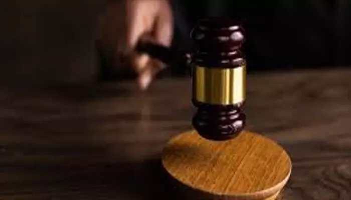 നഴ്സുമാരെ പ്രവാസ ലോകത്തേക്ക് പ്രലോഭിപ്പിച്ച് വിളിച്ച് കൊടുംചതി; കൂടുതൽ ഇരകൾ സുഡാനിൽ നിന്നും; കുവൈറ്റിലെ മനുഷ്യക്കടത്ത് കേസിൽ 10,000 ദിനാർ പിഴ ചുമത്തി കോടതി നഴ്സുമാരെ പ്രവാസ ലോകത്തേക്ക് പ്രലോഭിപ്പിച്ച് വിളിച്ച് കൊടുംചതി; കൂടുതൽ ഇരകൾ സുഡാനിൽ നിന്നും; കുവൈറ്റിലെ മനുഷ്യക്കടത്ത് കേസിൽ 10,000 ദിനാർ പിഴ ചുമത്തി കോടതി