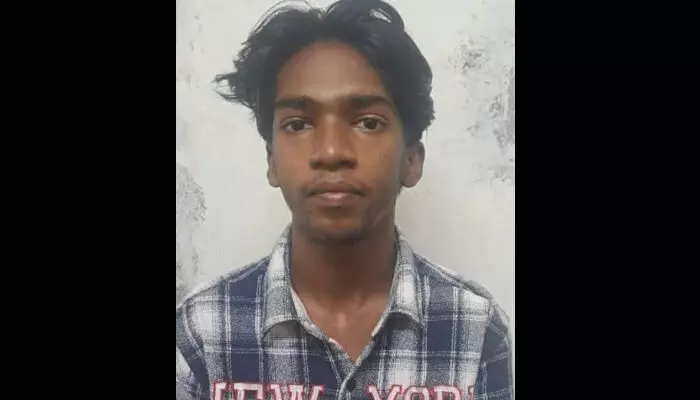 ഇന്സ്റ്റഗ്രാമിലൂടെ പരിചയപ്പെട്ട് അടുപ്പത്തിലായ പതിനാറുകാരിയെ ബലാല്സംഗം ചെയ്തു; യുവാവിനെ അറസ്റ്റ് ചെയ്ത് ഏനാത്ത് പോലീസ് ഇന്സ്റ്റഗ്രാമിലൂടെ പരിചയപ്പെട്ട് അടുപ്പത്തിലായ പതിനാറുകാരിയെ ബലാല്സംഗം ചെയ്തു; യുവാവിനെ അറസ്റ്റ് ചെയ്ത് ഏനാത്ത് പോലീസ്