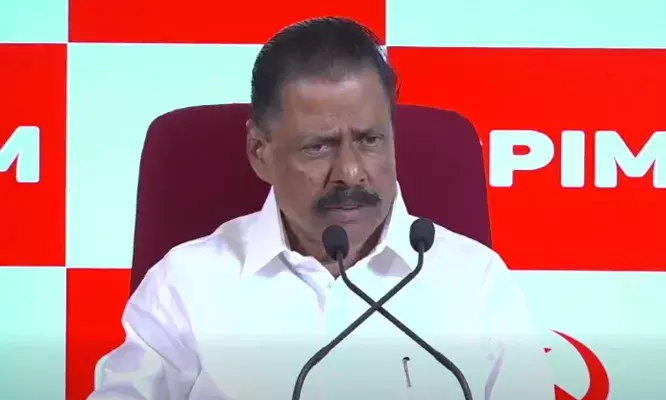 പി എം ശ്രീ പദ്ധതിയില് നിലപാടില് മാറ്റമില്ല; എല്ലാം പരിഹരിക്കാവുന്ന പ്രശ്നം മാത്രം; ഇടതുമുന്നണി നയം നടപ്പാക്കുന്ന സര്ക്കാരല്ല ഇതെന്നും സര്ക്കാരിന് പരിമിതിയുണ്ടെന്നും ഏറ്റുപറഞ്ഞ് എം വി ഗോവിന്ദന്; പദ്ധതിയില് നിന്ന് കിട്ടേണ്ട 8000 കോടി കിട്ടുക തന്നെ വേണം; സിപിഐയുടെ ആശയക്കുഴപ്പം പരിഹരിക്കുമെന്നും സിപിഎം സംസ്ഥാന സെക്രട്ടറിക്ക് ഉറപ്പ് പി എം ശ്രീ പദ്ധതിയില് നിലപാടില് മാറ്റമില്ല; എല്ലാം പരിഹരിക്കാവുന്ന പ്രശ്നം മാത്രം; ഇടതുമുന്നണി നയം നടപ്പാക്കുന്ന സര്ക്കാരല്ല ഇതെന്നും സര്ക്കാരിന് പരിമിതിയുണ്ടെന്നും ഏറ്റുപറഞ്ഞ് എം വി ഗോവിന്ദന്; പദ്ധതിയില് നിന്ന് കിട്ടേണ്ട 8000 കോടി കിട്ടുക തന്നെ വേണം; സിപിഐയുടെ ആശയക്കുഴപ്പം പരിഹരിക്കുമെന്നും സിപിഎം സംസ്ഥാന സെക്രട്ടറിക്ക് ഉറപ്പ്