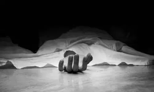 പഠിക്കാത്തതിന് നിരന്തരം ശകാരിച്ചു; പതിനാലു വയസുകാരനായ മകന്‍ അമ്മയെ തല്ലിക്കൊന്നു പാടത്തിട്ടു