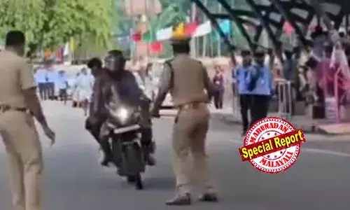 രാഷ്ട്രപതിയുടെ സന്ദര്‍ശനത്തിനിടെ പാലായില്‍ വന്‍ സുരക്ഷവീഴ്ച; അതീവ സുരക്ഷ മേഖലയില്‍ പൊലീസിനെ വെട്ടിച്ച് ബൈക്കില്‍ മൂന്നംഗ സംഘത്തിന്റെ സാഹസിക യാത്ര;  കെ എല്‍ 06 ജെ 6920 ബൈക്കില്‍ പറന്നത് മൂന്ന് യുവാക്കള്‍; ദൃശ്യങ്ങള്‍ പുറത്തുവന്നതോടെ സുരക്ഷാ വീഴ്ചയില്‍ വിമര്‍ശനം ശക്തം