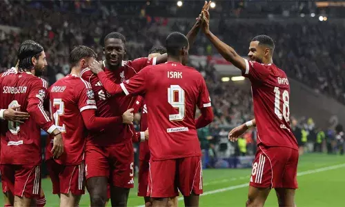 ഒരു ഗോളിന് പിന്നിൽ നിന്ന ശേഷം അഞ്ചടിച്ച് ചെമ്പട; ചാമ്പ്യൻസ് ലീഗിൽ ഫ്രാങ്ക്ഫർട്ടിനെതിരെ തകർപ്പൻ ജയം; വിജയവഴിയിൽ തിരിച്ചെത്തി ലിവർപൂൾ