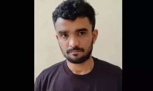 ബംഗളൂരുവില്‍ ടാക്സി ഡ്രൈവറായ യുവാവ് നാട്ടിലെത്തിയത് എംഡിഎംഎയുമായി; സൂപ്പര്‍മാര്‍ക്കറ്റിന്റെ പാര്‍ക്കിങ് ഏരിയയില്‍ നിന്ന് കൈയോടെ പിടികൂടി കോയിപ്രം പോലീസ്; യുവാവ് മുന്‍പും ലഹരി മരുന്നു കേസുകളില്‍ പ്രതി