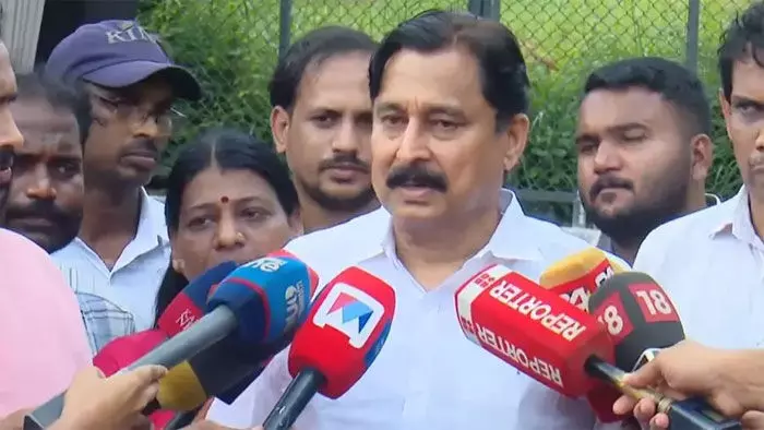 തടസം നിലനില്ക്കുന്നത് ഫിഫയുടെ അനുമതിയില്; കളി നടത്താന് പരമാവധി ശ്രമം തുടരും: മന്ത്രി അബ്ദുറഹിമാന് തടസം നിലനില്ക്കുന്നത് ഫിഫയുടെ അനുമതിയില്; കളി നടത്താന് പരമാവധി ശ്രമം തുടരും: മന്ത്രി അബ്ദുറഹിമാന്