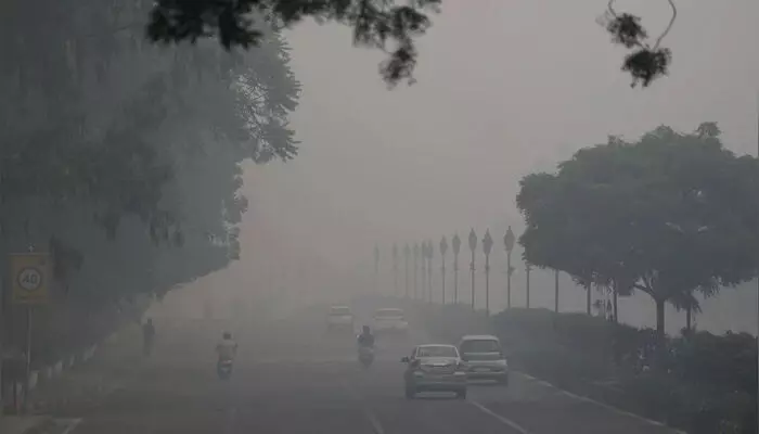 വായു മലിനീകരണത്തിൽ വീർപ്പുമുട്ടി ഡൽഹി; കൃത്രിമ മഴ പെയ്യിക്കാനുള്ള ആദ്യ പരീക്ഷണം വിജയകരം; ക്ലൗഡ് സീഡിങിനായി പറന്നത് സെസ്ന വിമാനം വായു മലിനീകരണത്തിൽ വീർപ്പുമുട്ടി ഡൽഹി; കൃത്രിമ മഴ പെയ്യിക്കാനുള്ള ആദ്യ പരീക്ഷണം വിജയകരം; ക്ലൗഡ് സീഡിങിനായി പറന്നത് സെസ്ന വിമാനം