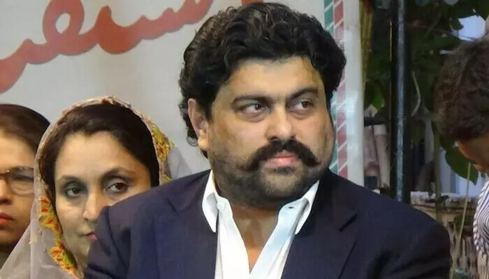 നമ്മുടെ ചെയർമാൻ ആഭ്യന്തര മന്ത്രി കൂടിയാണെന്ന് അവർക്ക് അറിയില്ലായിരുന്നു; ഇന്ത്യ മുഴുവൻ ഇപ്പോൾ ആ ട്രോഫിക്ക് പിന്നാലെ ഓടുകയാണ്; ഇന്ത്യൻ ക്രിക്കറ്റ് താരങ്ങൾ ഭീകരവാദികളാണെന്നും പാക്ക് ഗവർണർ നമ്മുടെ ചെയർമാൻ ആഭ്യന്തര മന്ത്രി കൂടിയാണെന്ന് അവർക്ക് അറിയില്ലായിരുന്നു; ഇന്ത്യ മുഴുവൻ ഇപ്പോൾ ആ ട്രോഫിക്ക് പിന്നാലെ ഓടുകയാണ്; ഇന്ത്യൻ ക്രിക്കറ്റ് താരങ്ങൾ ഭീകരവാദികളാണെന്നും പാക്ക് ഗവർണർ