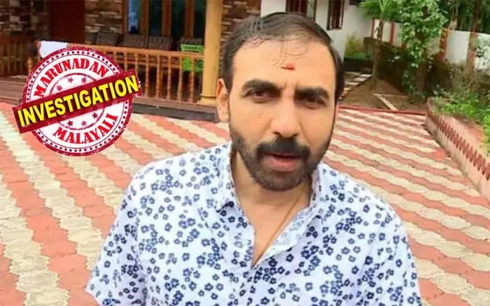 ശബരിമല സ്വര്ണക്കൊള്ള: പോറ്റിയുടെ വീട്ടില് നിന്ന് സ്വര്ണം പിടിച്ചെടുത്തു; ശ്രീറാംപുരയിലെ വീട്ടില് നിന്ന് കണ്ടെടുത്തത് 176 ഗ്രാമിന്റെ സ്വര്ണാഭരണങ്ങള്; ഭൂമി ഇടപാട് രേഖകളും പിടിച്ചെടുത്തതായി വിവരങ്ങള്; പ്രത്യേക അന്വേഷണ സംഘം സ്മാര്ട് ക്രിയേഷന്സിലും പരിശോധന നടത്തി ശബരിമല സ്വര്ണക്കൊള്ള: പോറ്റിയുടെ വീട്ടില് നിന്ന് സ്വര്ണം പിടിച്ചെടുത്തു; ശ്രീറാംപുരയിലെ വീട്ടില് നിന്ന് കണ്ടെടുത്തത് 176 ഗ്രാമിന്റെ സ്വര്ണാഭരണങ്ങള്; ഭൂമി ഇടപാട് രേഖകളും പിടിച്ചെടുത്തതായി വിവരങ്ങള്; പ്രത്യേക അന്വേഷണ സംഘം സ്മാര്ട് ക്രിയേഷന്സിലും പരിശോധന നടത്തി