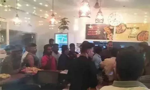 ബീഫ് വിളമ്പി; ഹൈദരാബാദില്‍ കേരള റസ്റ്റോറന്റ് അടപ്പിച്ച് ബജ്റംഗ്ദള്‍ പ്രവര്‍ത്തകര്‍