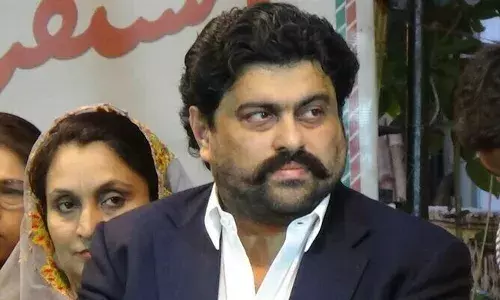 നമ്മുടെ ചെയർമാൻ ആഭ്യന്തര മന്ത്രി കൂടിയാണെന്ന് അവർക്ക് അറിയില്ലായിരുന്നു; ഇന്ത്യ മുഴുവൻ ഇപ്പോൾ ആ ട്രോഫിക്ക് പിന്നാലെ ഓടുകയാണ്; ഇന്ത്യൻ ക്രിക്കറ്റ് താരങ്ങൾ ഭീകരവാദികളാണെന്നും പാക്ക് ഗവർണർ