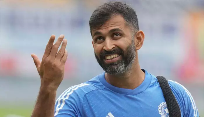 അഭിഷേക് നായര് കൊല്ക്കത്ത നൈറ്റ്റൈഡേഴ്സ് പരിശീലക സ്ഥാനത്തേക്ക്; ചന്ദ്രകാന്ത് പണ്ഡിറ്റിന് പകരക്കാരനായി എത്തുന്നത് മുൻ ഇന്ത്യൻ ടീം സഹപരിശീലകൻ അഭിഷേക് നായര് കൊല്ക്കത്ത നൈറ്റ്റൈഡേഴ്സ് പരിശീലക സ്ഥാനത്തേക്ക്; ചന്ദ്രകാന്ത് പണ്ഡിറ്റിന് പകരക്കാരനായി എത്തുന്നത് മുൻ ഇന്ത്യൻ ടീം സഹപരിശീലകൻ