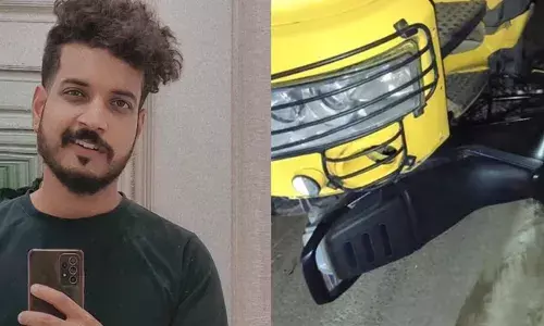 കാറിലിടിച്ച ശേഷം റോഡിലേക്ക് തെറിച്ചു വീണു;  തൃശൂരില്‍ ടോറസ് കയറി ഇറങ്ങി യുവാവിന് ദാരുണാന്ത്യം