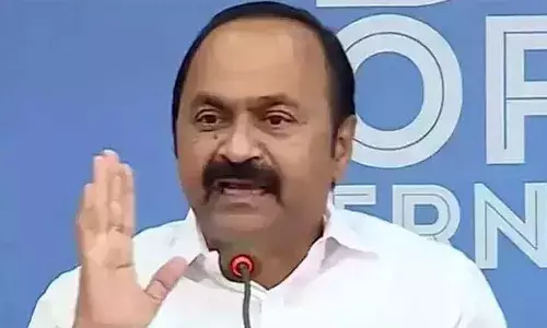 പി.എം ശ്രീയില്‍ സര്‍ക്കാര്‍ നയം കീഴ്മേല്‍ മറിഞ്ഞത് മുഖ്യമന്ത്രിയുടെ ഡല്‍ഹി യാത്രക്ക് ശേഷം; എന്ത് ഡീലാണ് നടന്നതെന്ന് വെളിപ്പെടുത്തണം; മുഖ്യമന്ത്രിയെ ആര് ബ്ലാക്ക്മെയില്‍ ചെയ്തു? യെച്ചൂരി ഉണ്ടായിരുന്നു എങ്കില്‍ ഇങ്ങനെ നടക്കുമായിരുന്നോ? ചോദ്യങ്ങളുയര്‍ത്തി വി ഡി സതീശന്‍