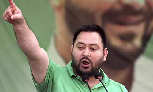 ചിലർ വോട്ടുകൾ ഭിന്നിപ്പിക്കാൻ ശ്രമിക്കുന്നു, ഇൻഡ്യ മുന്നണി അധികാരത്തിലെത്തിയാൽ വഖഫ് ഭേദഗതി നിയമം റദ്ദാക്കും; ആർ.എസ്.എസുമായി ചേർന്ന് പ്രവർത്തിക്കുന്നത് നിതീഷ് കുമാർ സർക്കാരെന്നും തേജസ്വി യാദവ്