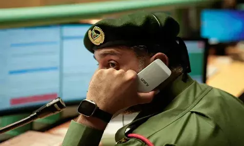 മുഖംമൂടി ധരിച്ചെത്തിയ കള്ളന്മാർ സൂപ്പർമാർക്കറ്റിൽ നിന്ന് മോഷ്ടിച്ചത് ഒന്നരക്കോടിയിലധികം രൂപ; എഐ സഹായത്തോടെ പ്രതികളെ മണിക്കൂറുകൾക്കുള്ളിൽ പൊക്കി പോലീസ്