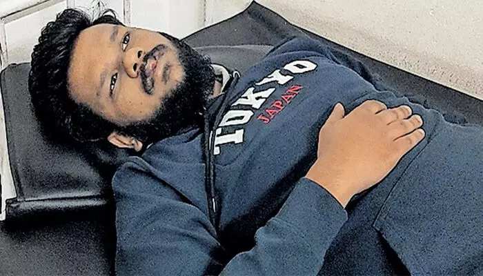 മറയൂരില് പഠന യാത്രയ്ക്കെത്തിയ തിരുവനന്തപുരം ലോ കോളേജ് വിദ്യാര്ത്ഥികള് ആക്രമിക്കപ്പെട്ടു;  ആക്രമണത്തിന് നേതൃത്വം നല്കിയത് പൂര്വ്വ വിദ്യാര്ത്ഥി: 11 അംഗ ക്വട്ടേഷന് സംഘത്തെ പിന്തുടര്ന്ന് പിടികൂടി പോലിസ് മറയൂരില് പഠന യാത്രയ്ക്കെത്തിയ തിരുവനന്തപുരം ലോ കോളേജ് വിദ്യാര്ത്ഥികള് ആക്രമിക്കപ്പെട്ടു;  ആക്രമണത്തിന് നേതൃത്വം നല്കിയത് പൂര്വ്വ വിദ്യാര്ത്ഥി: 11 അംഗ ക്വട്ടേഷന് സംഘത്തെ പിന്തുടര്ന്ന് പിടികൂടി പോലിസ്