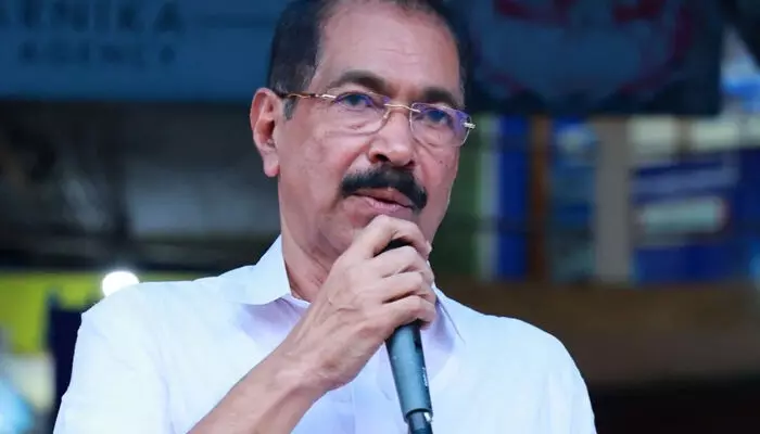 മന്ത്രിസഭയില് നിന്ന് വിട്ടുനില്ക്കാനുള്ള സിപിഐയുടെ തീരുമാനം നല്ല കാര്യം;  തിരക്കുപിടിച്ച് എസ്ഐആര് നടപ്പിലാക്കുന്നത് ജനങ്ങളെ ബുദ്ധിമുട്ടിലാക്കുമെന്ന് സണ്ണി ജോസഫ് മന്ത്രിസഭയില് നിന്ന് വിട്ടുനില്ക്കാനുള്ള സിപിഐയുടെ തീരുമാനം നല്ല കാര്യം;  തിരക്കുപിടിച്ച് എസ്ഐആര് നടപ്പിലാക്കുന്നത് ജനങ്ങളെ ബുദ്ധിമുട്ടിലാക്കുമെന്ന് സണ്ണി ജോസഫ്
