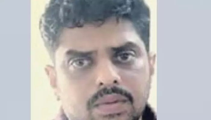 വള പണയം വെച്ച് വാങ്ങിയത് 90,000 രൂപ; ജീവനക്കാരന് തോന്നിയ സംശയം; പരിശോധനയിൽ ട്വിസ്റ്റ്; യുവാവിനെ കൈയ്യോടെ പൊക്കി പോലീസ് വള പണയം വെച്ച് വാങ്ങിയത് 90,000 രൂപ; ജീവനക്കാരന് തോന്നിയ സംശയം; പരിശോധനയിൽ ട്വിസ്റ്റ്; യുവാവിനെ കൈയ്യോടെ പൊക്കി പോലീസ്