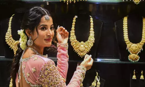 എന്റെ പൊന്നേ...!!; തങ്കത്തിന്റെ റോക്കറ്റ് കുതിപ്പിൽ ആശ്വാസം; സംസ്ഥാനത്ത് സ്വർണവിലയിൽ വീണ്ടും ഇടിവ്; പവന് 840 രൂപ കുറഞ്ഞു