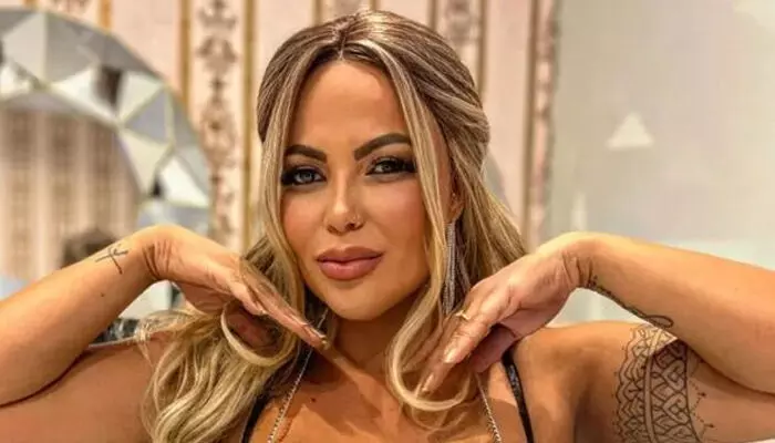 രാത്രിയിൽ അസ്ഥികളിൽ കഠിനമായി വേദന; എല്ലുകൾ ഒടിഞ്ഞും ലക്ഷണങ്ങൾ; അപൂർവ ശ്വാസകോശ അർബുദം ബാധിച്ച് ബ്രസീലിയൻ ഗായിക വനേസ റിയോസ് അന്തരിച്ചു രാത്രിയിൽ അസ്ഥികളിൽ കഠിനമായി വേദന; എല്ലുകൾ ഒടിഞ്ഞും ലക്ഷണങ്ങൾ; അപൂർവ ശ്വാസകോശ അർബുദം ബാധിച്ച് ബ്രസീലിയൻ ഗായിക വനേസ റിയോസ് അന്തരിച്ചു