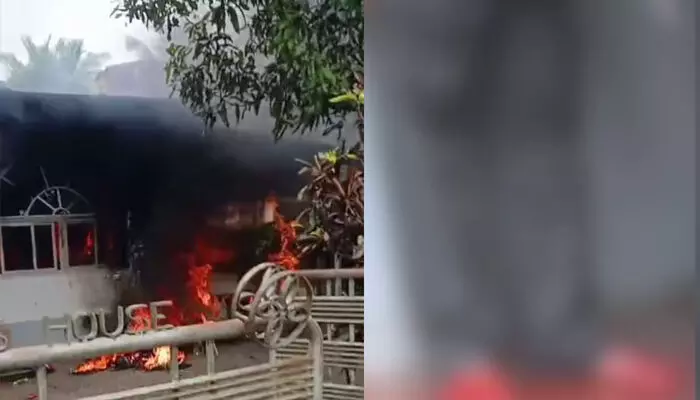 കടം വാങ്ങിയ പണം തിരികെ നൽകാതെ മുങ്ങി നടക്കുന്നു; പ്രവാസിയുടെ വീടിന് തീയിട്ടു; പിന്നാലെ കഴുത്തറുത്ത് ആത്മഹത്യാ ശ്രമം; ഇന്നോവ കാറും സ്കൂട്ടറും കത്തി നശിച്ചു കടം വാങ്ങിയ പണം തിരികെ നൽകാതെ മുങ്ങി നടക്കുന്നു; പ്രവാസിയുടെ വീടിന് തീയിട്ടു; പിന്നാലെ കഴുത്തറുത്ത് ആത്മഹത്യാ ശ്രമം; ഇന്നോവ കാറും സ്കൂട്ടറും കത്തി നശിച്ചു