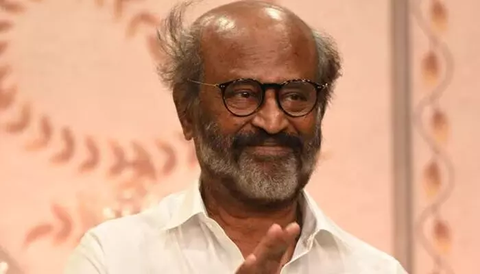 തൃഷ കൃഷ്ണനു പിന്നാലെ രജനീകാന്തിന്റേയും ധനുഷിന്റേയും വീട്ടില് ബോംബ് ഭീഷണി; സുരക്ഷാ പരിശോധന നടത്തി; സന്ദേശം വ്യാജമെന്ന് പോലീസ് തൃഷ കൃഷ്ണനു പിന്നാലെ രജനീകാന്തിന്റേയും ധനുഷിന്റേയും വീട്ടില് ബോംബ് ഭീഷണി; സുരക്ഷാ പരിശോധന നടത്തി; സന്ദേശം വ്യാജമെന്ന് പോലീസ്