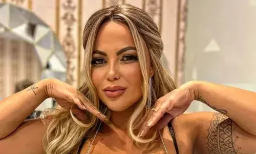 രാത്രിയിൽ അസ്ഥികളിൽ കഠിനമായി വേദന; എല്ലുകൾ ഒടിഞ്ഞും ലക്ഷണങ്ങൾ; അപൂർവ ശ്വാസകോശ അർബുദം ബാധിച്ച് ബ്രസീലിയൻ ഗായിക വനേസ റിയോസ് അന്തരിച്ചു