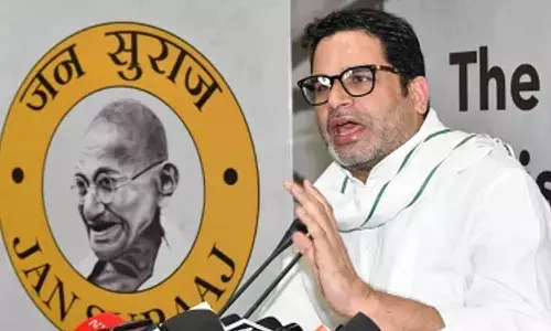 രണ്ട് സംസ്ഥാനങ്ങളില്‍ വോട്ടര്‍; പ്രശാന്ത് കിഷോറിന്റെ പേര് ബംഗാള്‍, ബിഹാര്‍ വോട്ടര്‍ പട്ടികകളില്‍; ജനസുരാജ് പാര്‍ട്ടിയുടെ നേതൃത്വത്തില്‍ ബിഹാറില്‍ ചലനം ഉണ്ടാക്കാന്‍ പ്രചാരണം കൊഴുപ്പിക്കുന്നതിനിടെ വിവാദം; പ്രശാന്തിന് കാരണം കാണിക്കല്‍ നോട്ടീസ് നല്‍കി തിരഞ്ഞെടുപ്പ് കമ്മീഷന്‍