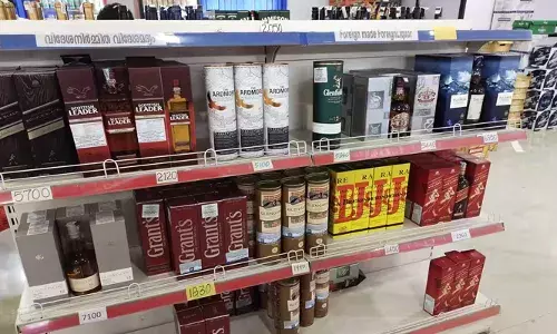 ജീവനക്കാരുടെ അലവൻസ് വെട്ടിക്കുറച്ചതിൽ പ്രതിഷേധം; കാലിക്കുപ്പികൾ തിരിച്ചെടുക്കുന്ന നടപടി അവസാനിപ്പിക്കണമെന്ന് ആവശ്യം; എറണാകുളം ജില്ലയിൽ ബിവറേജസ് കോർപ്പറേഷൻ ജീവനക്കാർ നാളെ പണിമുടക്കും