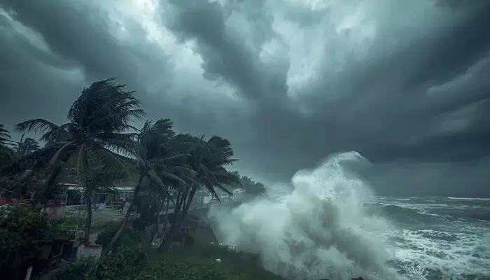 മൊന് താ ചുഴലിക്കാറ്റില് ആന്ധ്രയില് വ്യാപക നാശനഷ്ടം; 43,000 ഹെക്ടറിലധികം കൃഷി നശിച്ചു; വൈദ്യുതി മേഖലയില് 2,200 കോടി രൂപയുടെ നഷ്ടം; നിരവധി വിമാനങ്ങള് റദ്ദാക്കി: ആറു മരണം മൊന് താ ചുഴലിക്കാറ്റില് ആന്ധ്രയില് വ്യാപക നാശനഷ്ടം; 43,000 ഹെക്ടറിലധികം കൃഷി നശിച്ചു; വൈദ്യുതി മേഖലയില് 2,200 കോടി രൂപയുടെ നഷ്ടം; നിരവധി വിമാനങ്ങള് റദ്ദാക്കി: ആറു മരണം
