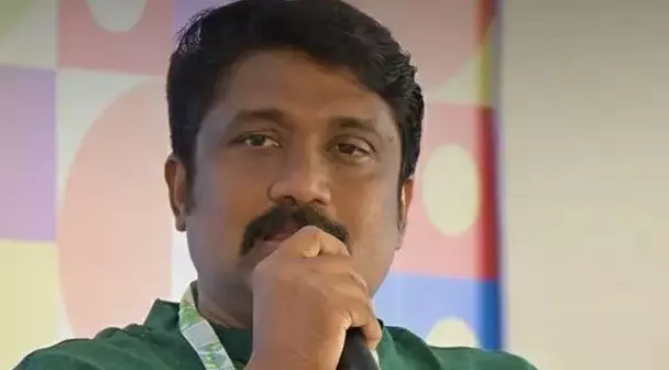 ധൃതിപിടിച്ച് വോട്ടര് പട്ടിക പ്രത്യേക തീവ്രപുന:പരിശോധനനടപ്പാക്കാനുള്ള കേന്ദ്ര തെരഞ്ഞെടുപ്പ് കമീഷന്റെ നീക്കം ജനാധിപത്യവിരുദ്ധമെന്ന് ഡിവൈഎഫ്ഐ; സാര്വത്രിക വോട്ടവകാശത്തെ ലംഘിക്കുന്നതെന്ന് റഹീം ധൃതിപിടിച്ച് വോട്ടര് പട്ടിക പ്രത്യേക തീവ്രപുന:പരിശോധനനടപ്പാക്കാനുള്ള കേന്ദ്ര തെരഞ്ഞെടുപ്പ് കമീഷന്റെ നീക്കം ജനാധിപത്യവിരുദ്ധമെന്ന് ഡിവൈഎഫ്ഐ; സാര്വത്രിക വോട്ടവകാശത്തെ ലംഘിക്കുന്നതെന്ന് റഹീം