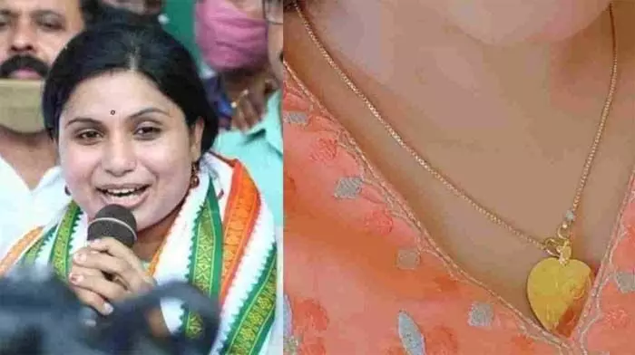 എന്റെ മാലയും താലിയും കാണ്മാനില്ല; രാത്രി പത്തരയ്ക്ക് ശേഷമെത്തിയ കള്ളനെ തേടി പരാതി നല്കി വീണ എസ്.നായര് എന്റെ മാലയും താലിയും കാണ്മാനില്ല; രാത്രി പത്തരയ്ക്ക് ശേഷമെത്തിയ കള്ളനെ തേടി പരാതി നല്കി വീണ എസ്.നായര്