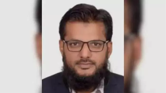 അല്-ഖ്വയ്ദയുമായി ബന്ധം; പൂനെയില് സോഫ്റ്റ്വെയര് എഞ്ചിനീയര് അറസ്റ്റില്; സുബൈര് ഹംഗര്ഗേക്കറുടെ പക്കല് നീന്നും കണ്ടെടുത്തത് ലാദന്റെ പ്രസംഗങ്ങളുടെ ഉറുദു പരിഭാഷ അടക്കമുള്ള രേഖകള് അല്-ഖ്വയ്ദയുമായി ബന്ധം; പൂനെയില് സോഫ്റ്റ്വെയര് എഞ്ചിനീയര് അറസ്റ്റില്; സുബൈര് ഹംഗര്ഗേക്കറുടെ പക്കല് നീന്നും കണ്ടെടുത്തത് ലാദന്റെ പ്രസംഗങ്ങളുടെ ഉറുദു പരിഭാഷ അടക്കമുള്ള രേഖകള്