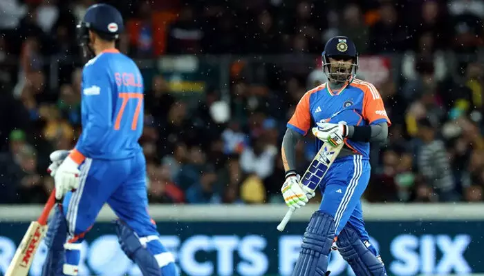 അഭിഷേക് മടങ്ങിയതിന് കത്തിക്കയറി ശുഭ്മാന് ഗില്; മികച്ച പിന്തുണയുമായി സൂര്യകുമാർ; കാന്ബറയിൽ രസം കൊല്ലിയായി മഴ; ഓസ്ട്രേലിയക്കെതിരായ ആദ്യ ട്വന്റി20 ഉപേക്ഷിച്ചു അഭിഷേക് മടങ്ങിയതിന് കത്തിക്കയറി ശുഭ്മാന് ഗില്; മികച്ച പിന്തുണയുമായി സൂര്യകുമാർ; കാന്ബറയിൽ രസം കൊല്ലിയായി മഴ; ഓസ്ട്രേലിയക്കെതിരായ ആദ്യ ട്വന്റി20 ഉപേക്ഷിച്ചു