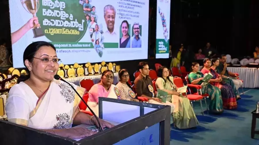 900ലധികം സ്ഥാപനങ്ങളില് ഇ ഹെല്ത്ത്, ഇ ഓഫീസുകള്: ആരോഗ്യ മേഖലയില് സമ്പൂര്ണ ഡിജിറ്റലൈസേഷന് ലക്ഷ്യം 900ലധികം സ്ഥാപനങ്ങളില് ഇ ഹെല്ത്ത്, ഇ ഓഫീസുകള്: ആരോഗ്യ മേഖലയില് സമ്പൂര്ണ ഡിജിറ്റലൈസേഷന് ലക്ഷ്യം